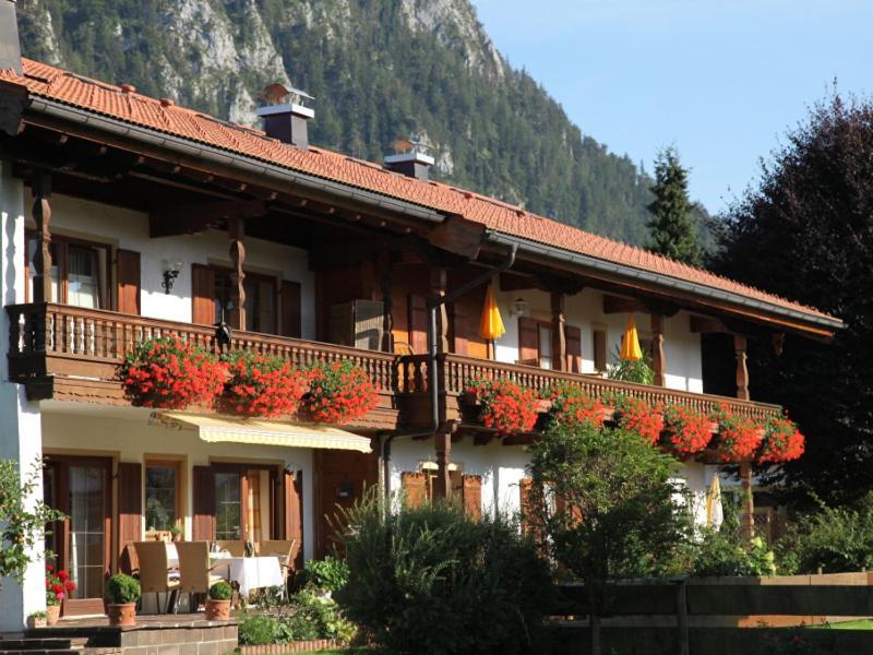 Gaestehaus Gschwendtner - Chiemgau Karte 因泽尔 外观 照片