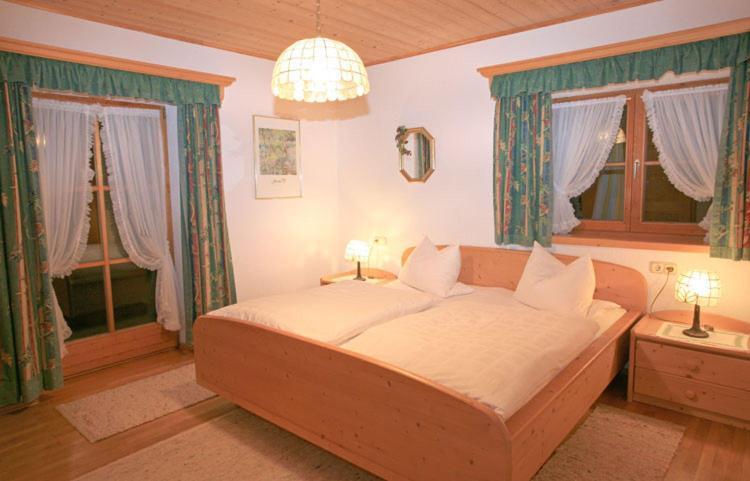 Gaestehaus Gschwendtner - Chiemgau Karte 因泽尔 外观 照片