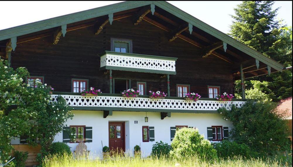 Gaestehaus Gschwendtner - Chiemgau Karte 因泽尔 外观 照片